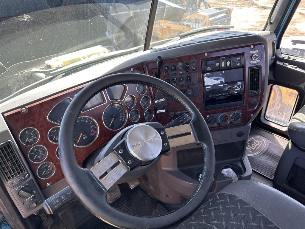 2017 Mack Chu613 Truck Tractor