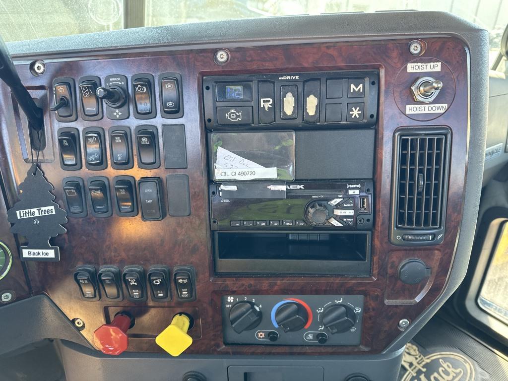 2017 Mack Chu613 Truck Tractor