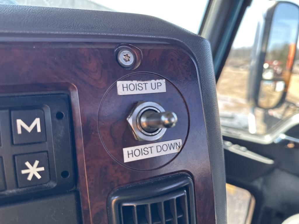 2017 Mack Chu613 Truck Tractor