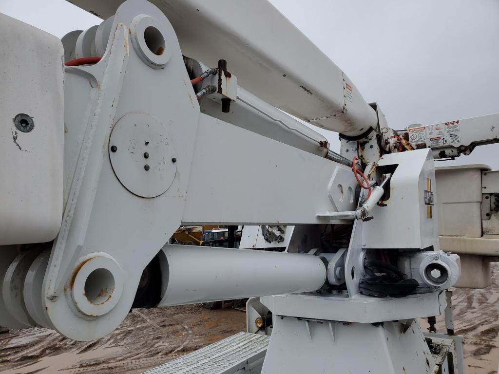 2009 Freightliner M2 6x6 Bucket Truck