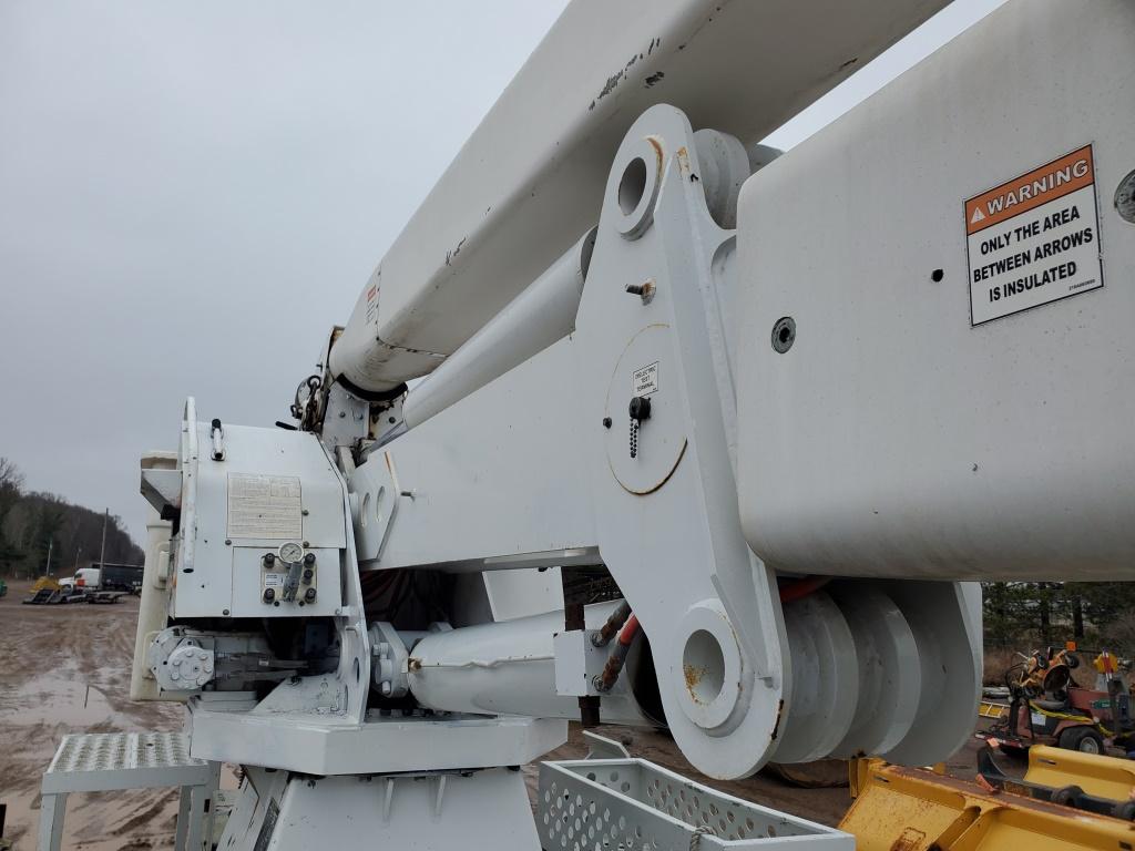 2009 Freightliner M2 6x6 Bucket Truck