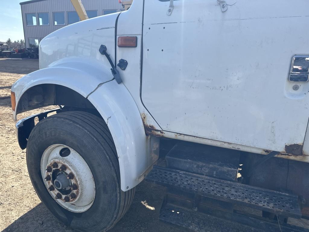 1991 International 4900 Cab And Chassis Truck