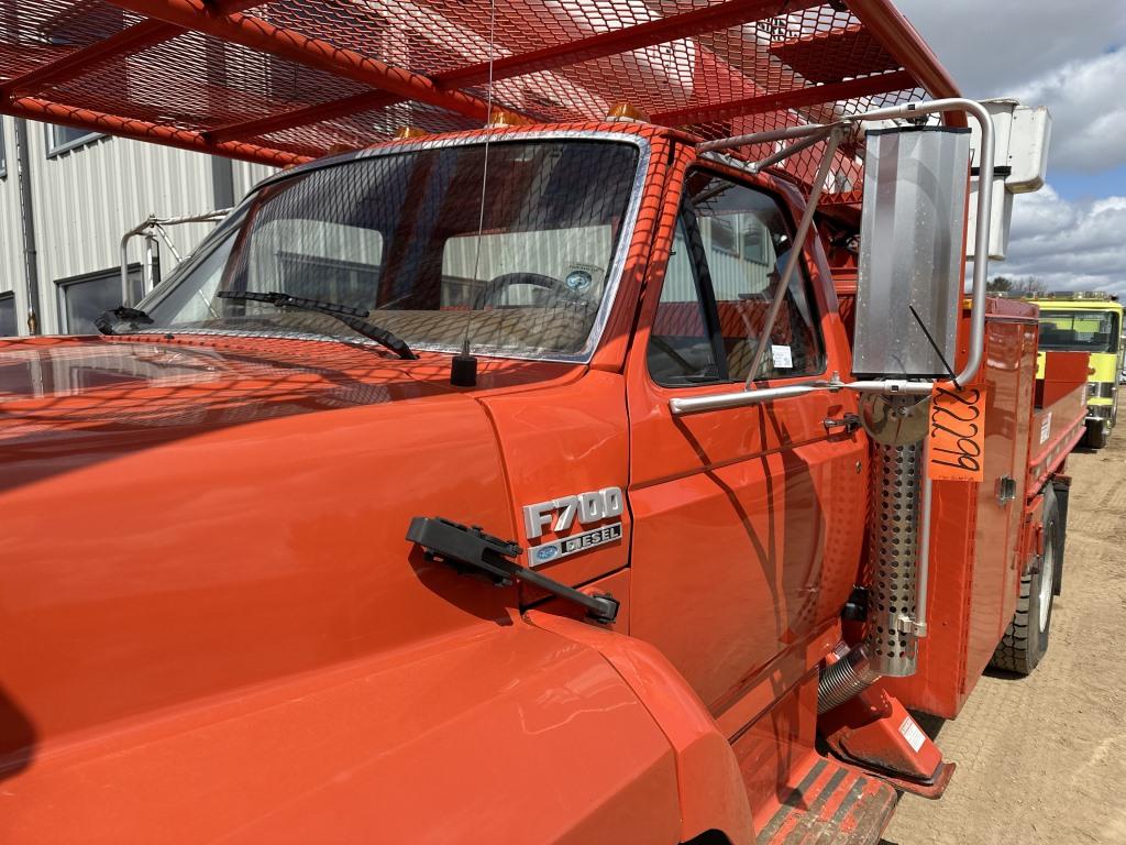 1998 Ford F700 Bucket Truck