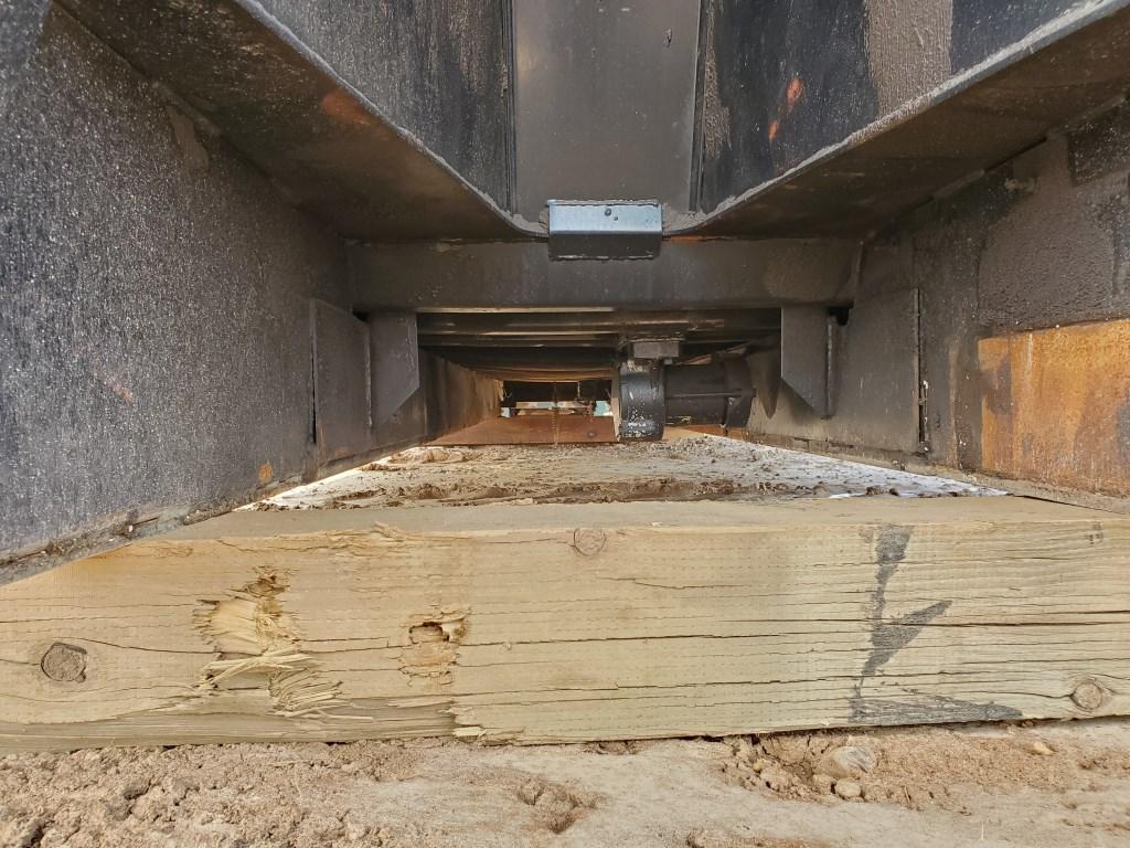 17' 6" Dump Truck Box W/cylinder
