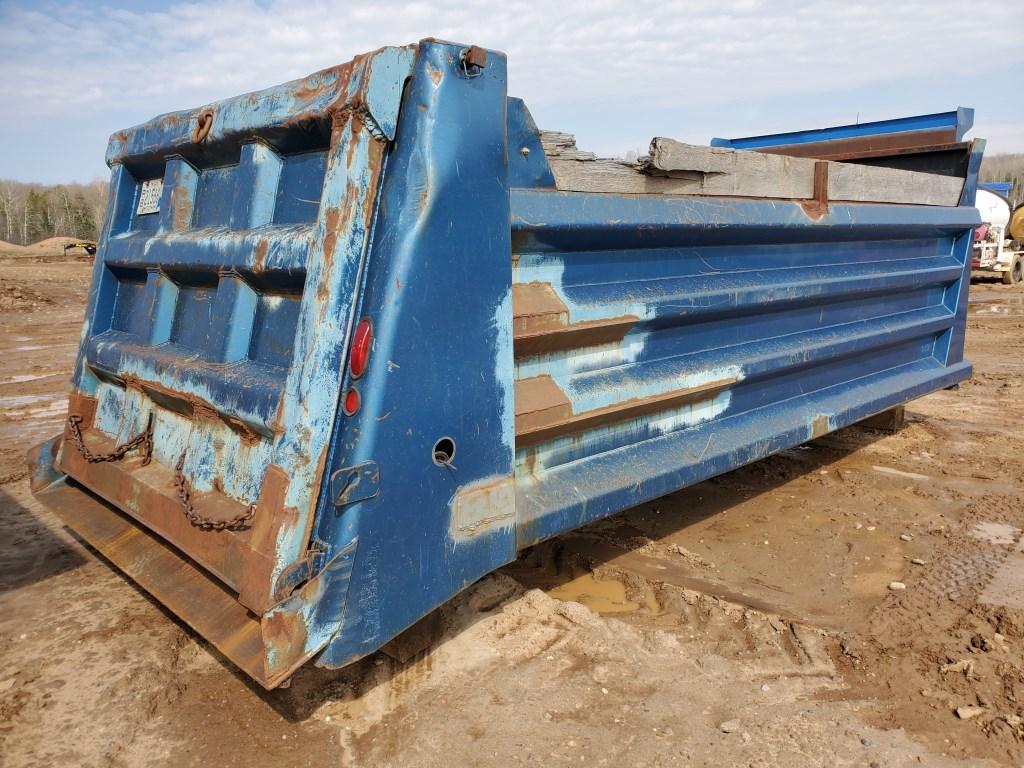 17' 6" Dump Truck Box W/cylinder