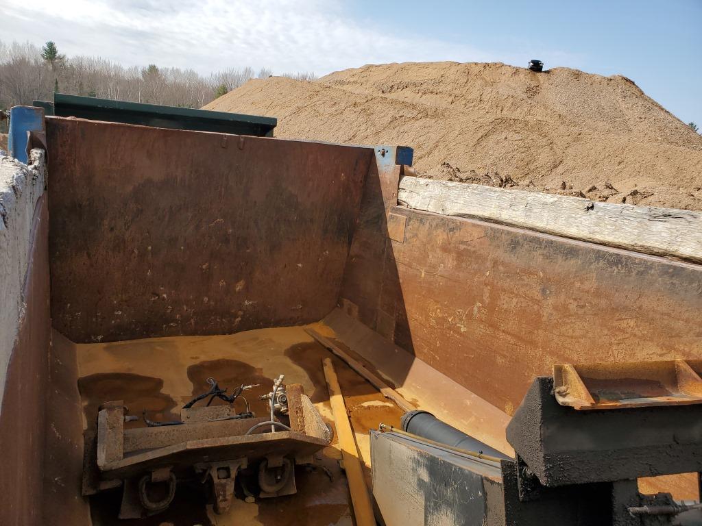 17' 6" Dump Truck Box W/cylinder
