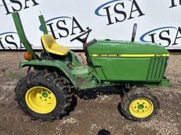 John Deere 670 4x4 Tractor