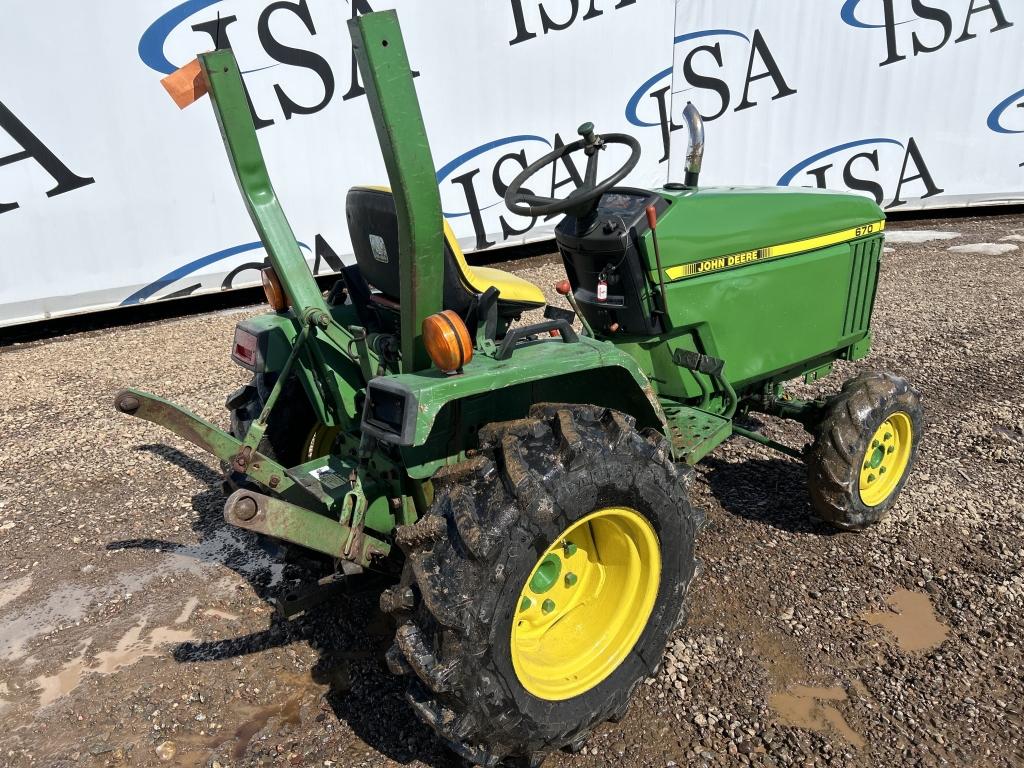 John Deere 670 4x4 Tractor