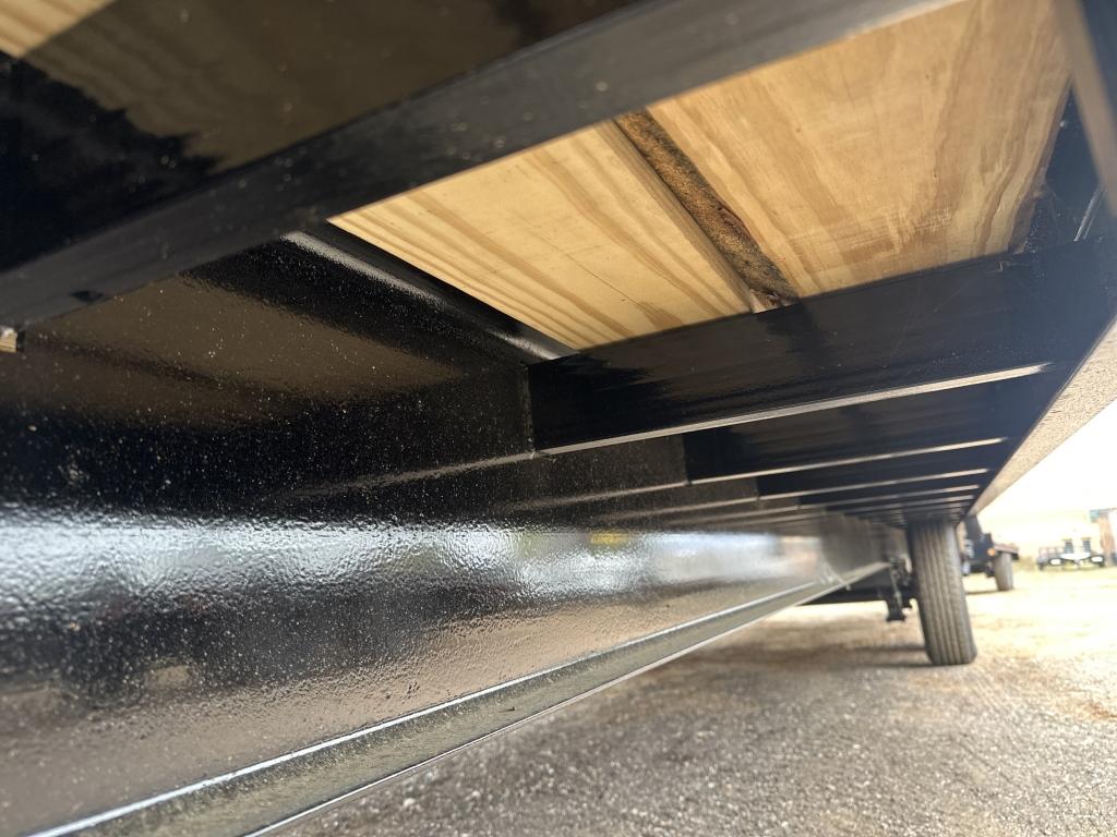 2023 Bigtex 14ph-25bk+5mr Equipment Trailer