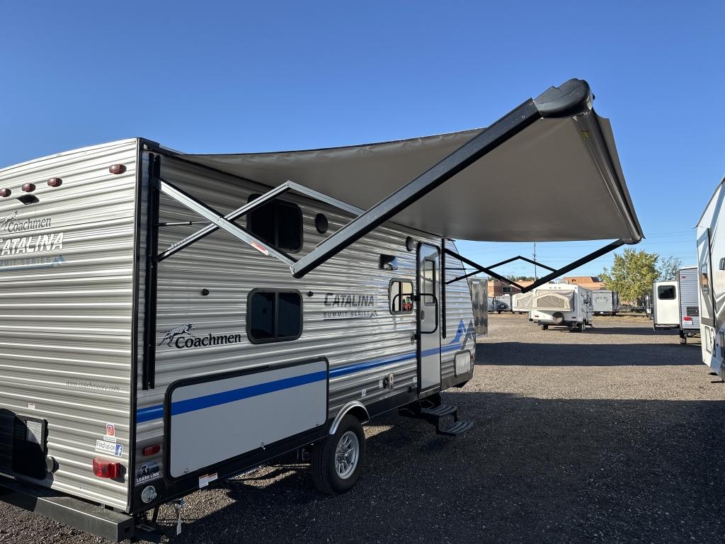 2022 Coachmen Catalina Summit 184bhs Camper