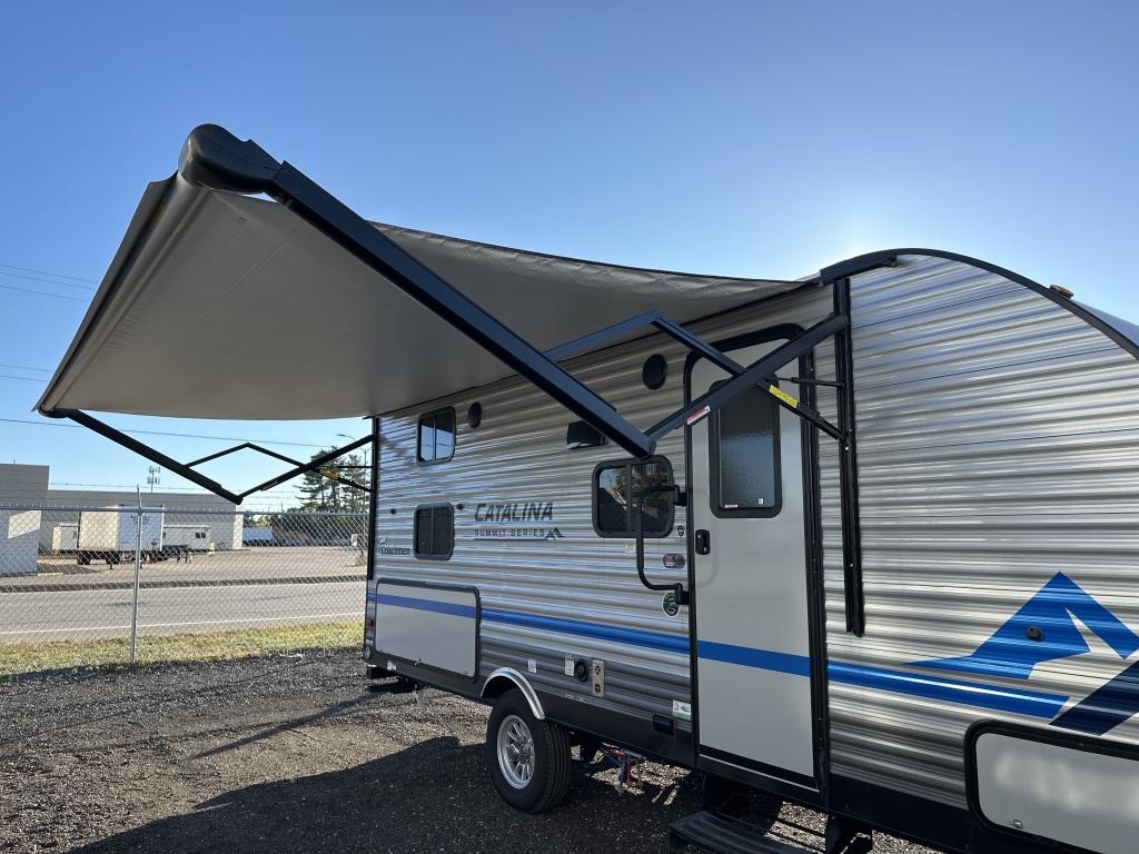 2022 Coachmen Catalina Summit 184bhs Camper