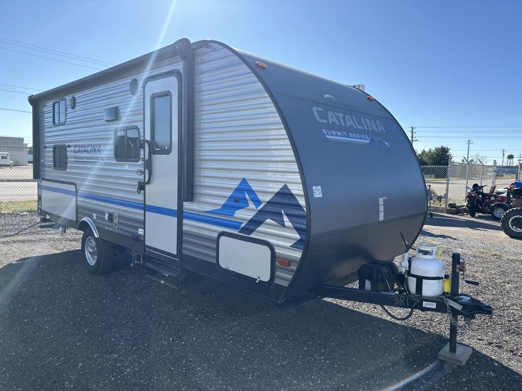 2022 Coachmen Catalina Summit 184bhs Camper