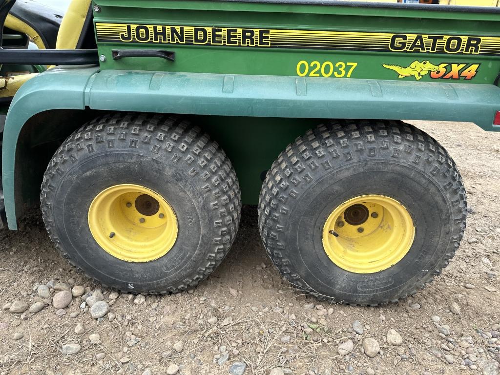John Deere 6x4 Gator Utv