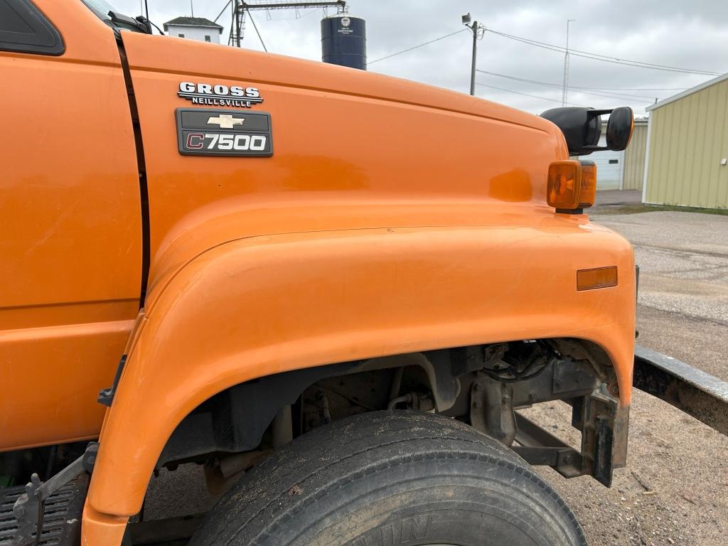 2000 Chevrolet C7500 Dump/plow Truck