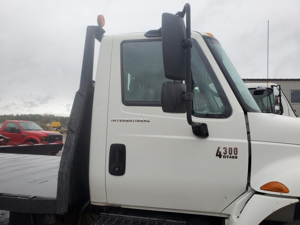 2003 International 4300 Flat Bed