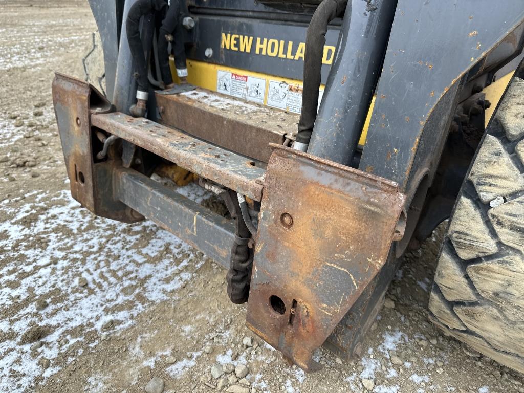 2014 New Holland L225 Wheeled Skid Steer