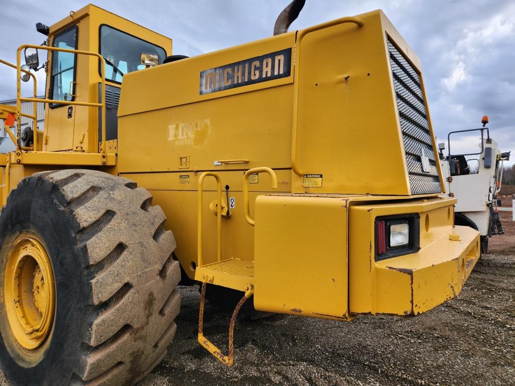 Michigan L190 Loader