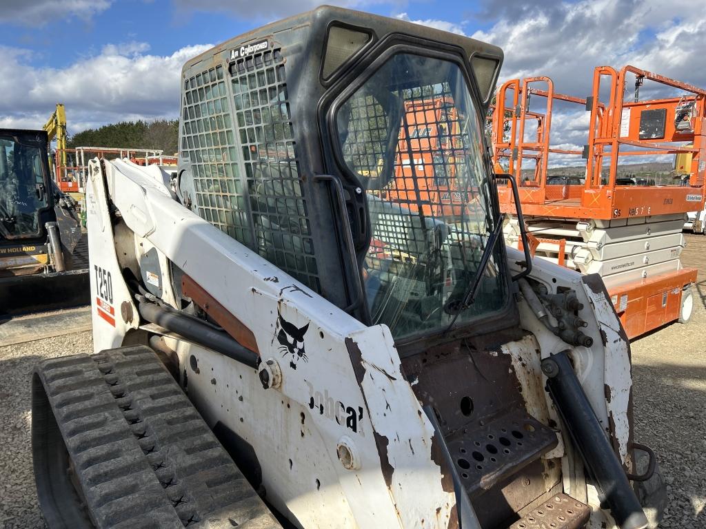 2005 Bobcat T250 Skid Steer