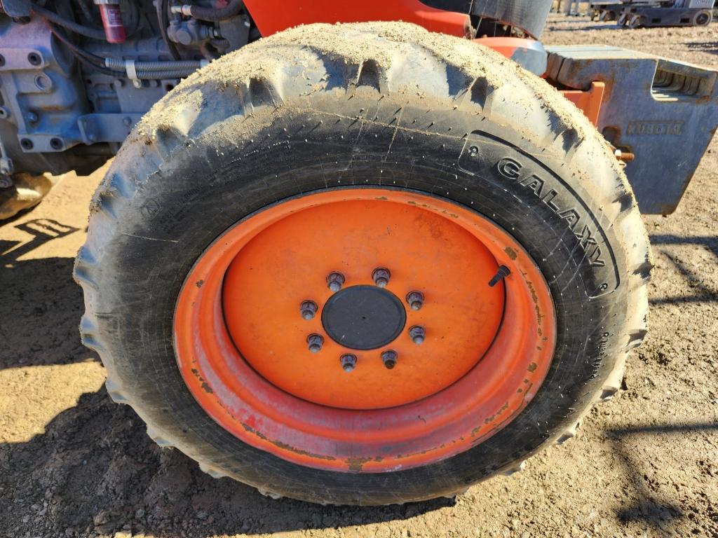 2015 Kubota M5660 4x4 Tractor