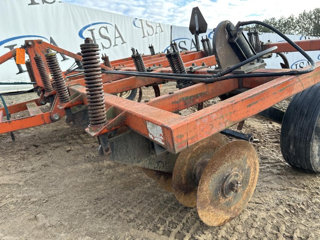 J I Case Soil Controller 11 Shank Chisel Plow