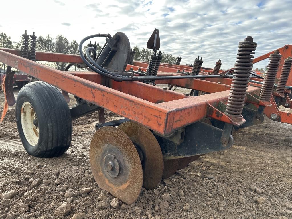 J I Case Soil Controller 11 Shank Chisel Plow