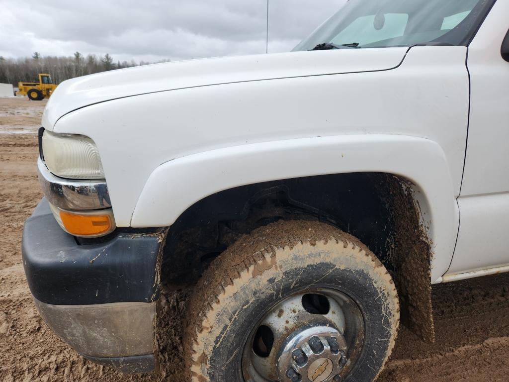 2002 Chevrolet 3500 Pickup Truck