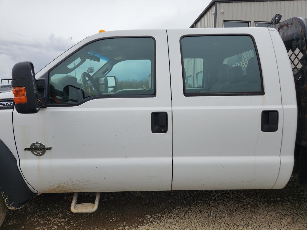 2012 Ford F550 4x4 Flatbed Pickup Truck