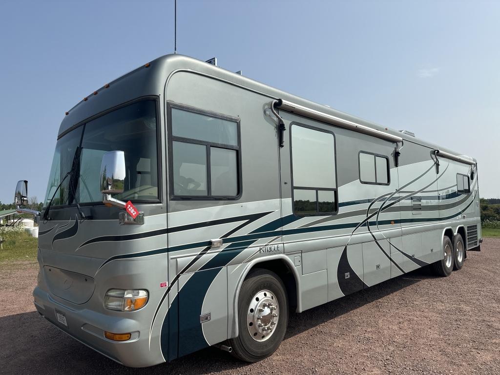 2004 Country Coach 42’ Intrigue Rv