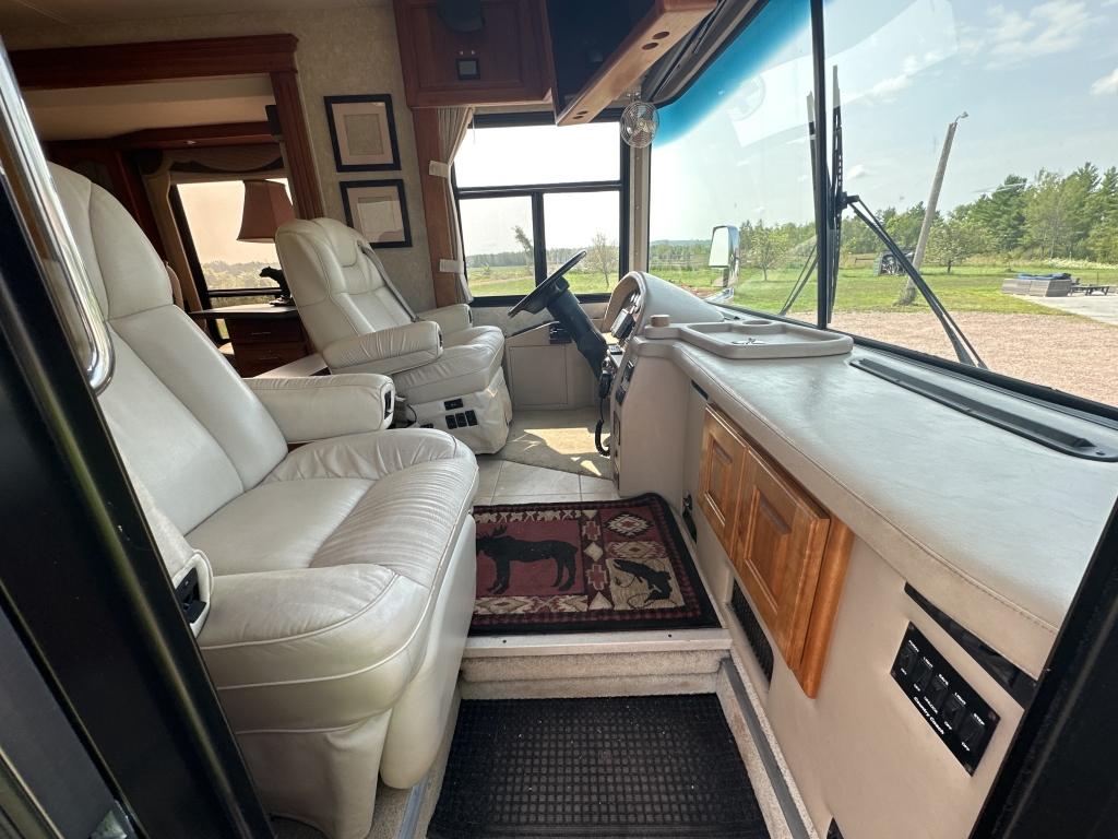 2004 Country Coach 42’ Intrigue Rv