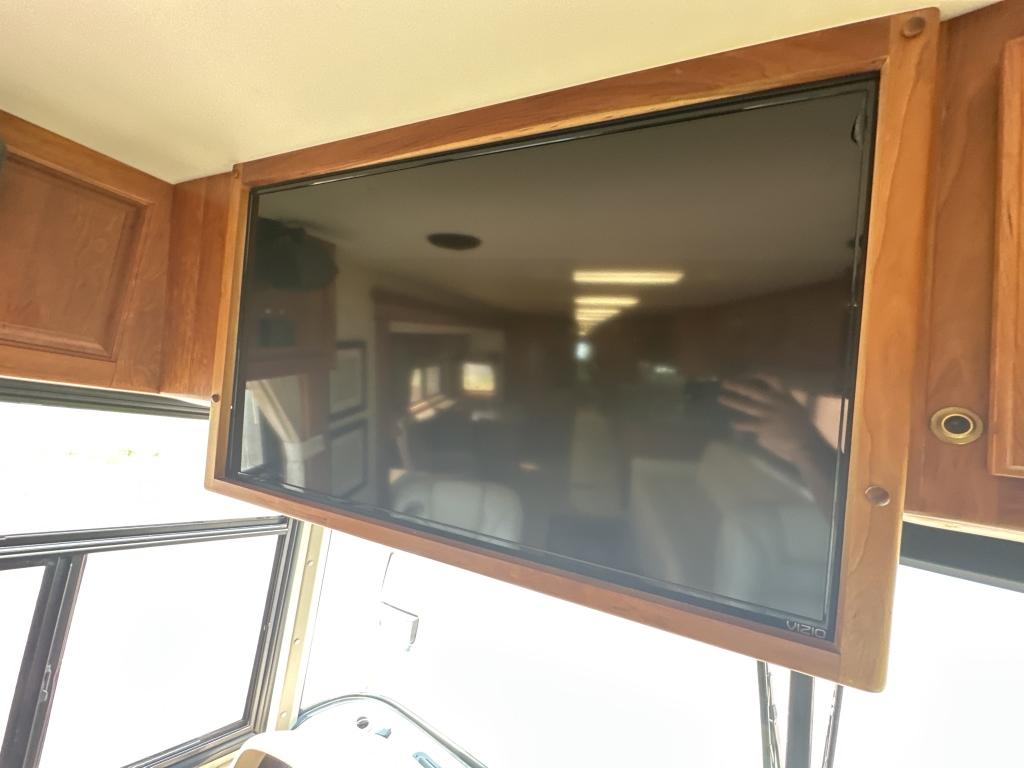 2004 Country Coach 42’ Intrigue Rv