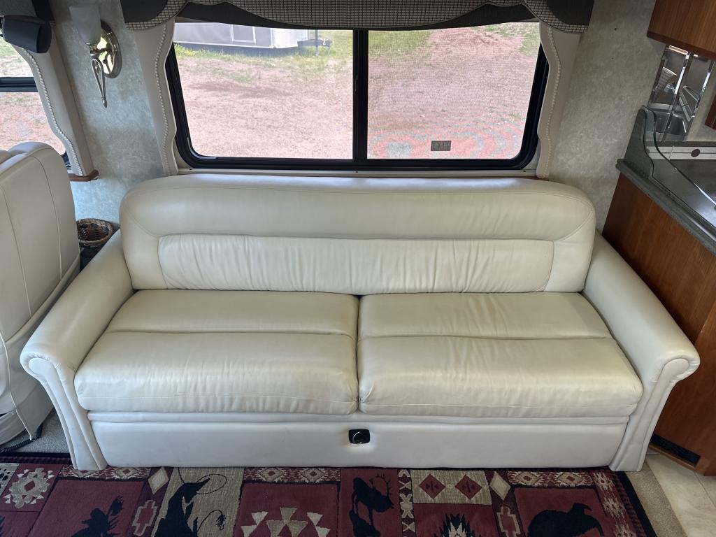 2004 Country Coach 42’ Intrigue Rv