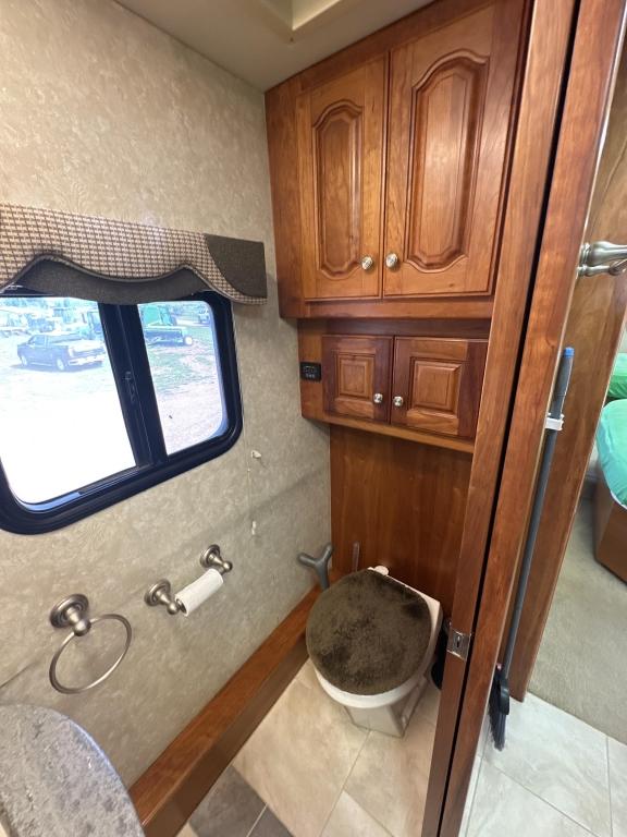 2004 Country Coach 42’ Intrigue Rv