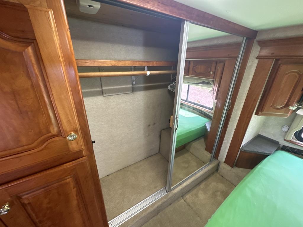 2004 Country Coach 42’ Intrigue Rv