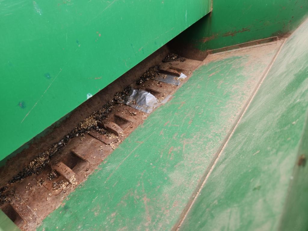 Oliver Grain Drill 8'