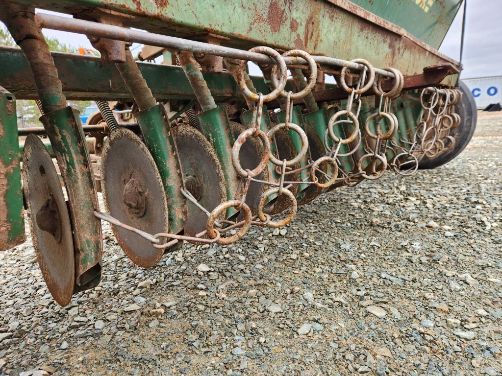 Oliver Grain Drill 8'