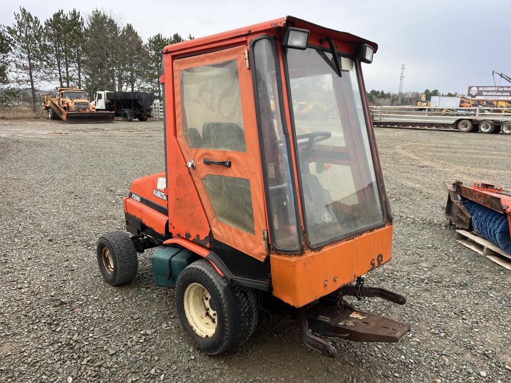 Kubota F2560 Mower W/ Attachments