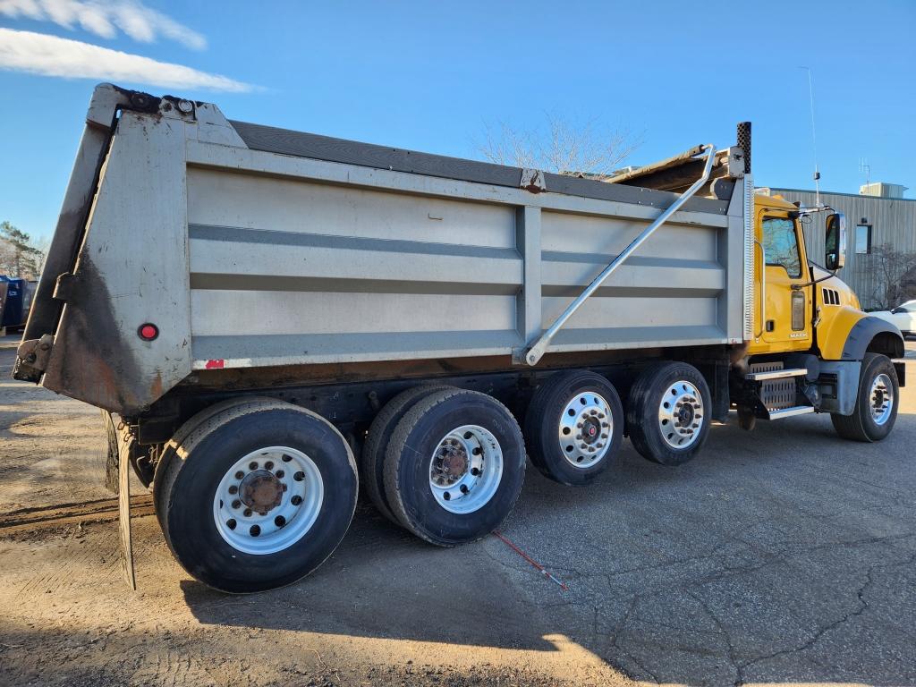 2011 Mack Gu713 Quad Axle Dump Truck