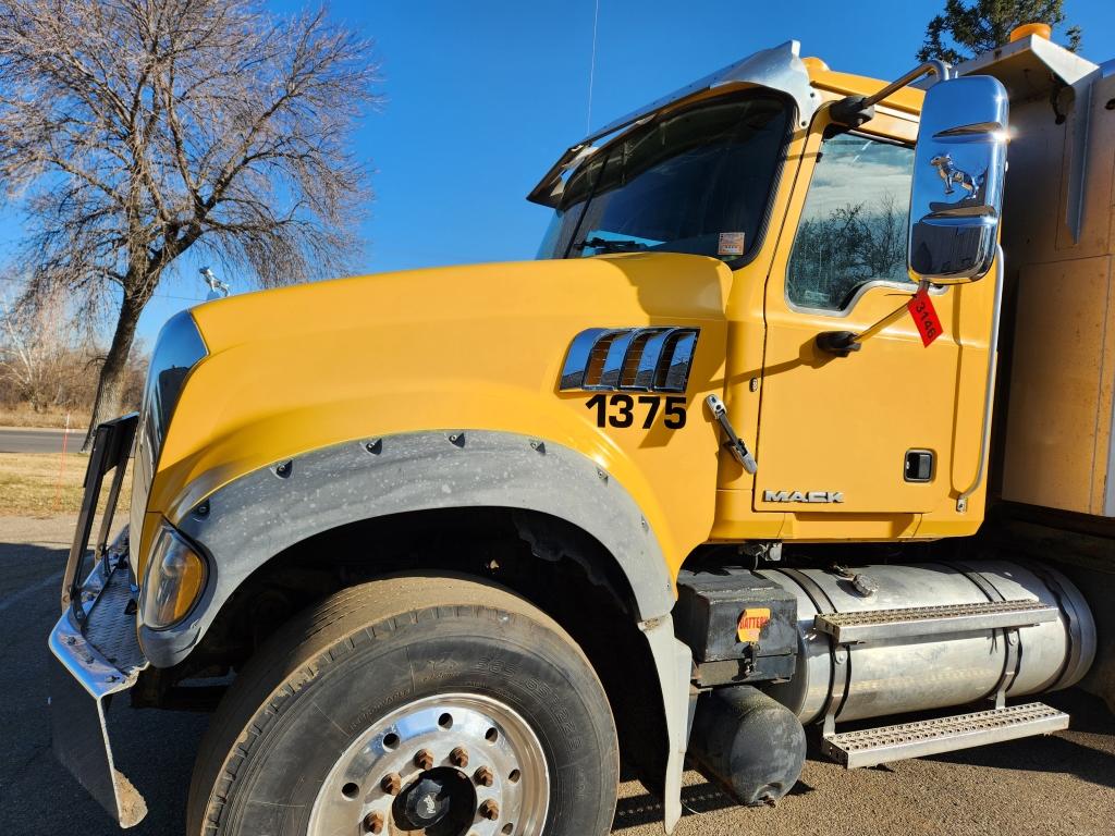 2011 Mack Gu713 Quad Axle Dump Truck