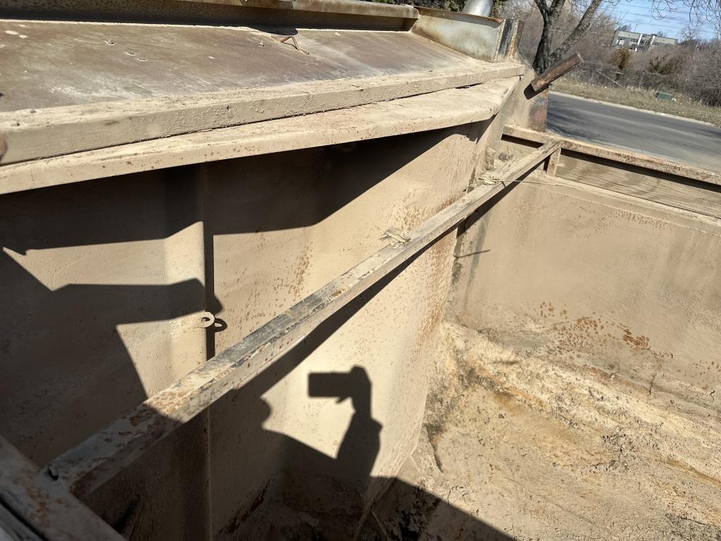 1996 Mack Tri Axle Dump Truck