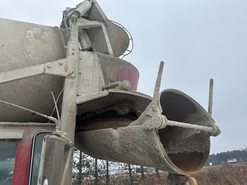 1996 Advance Concrete Mixer Truck