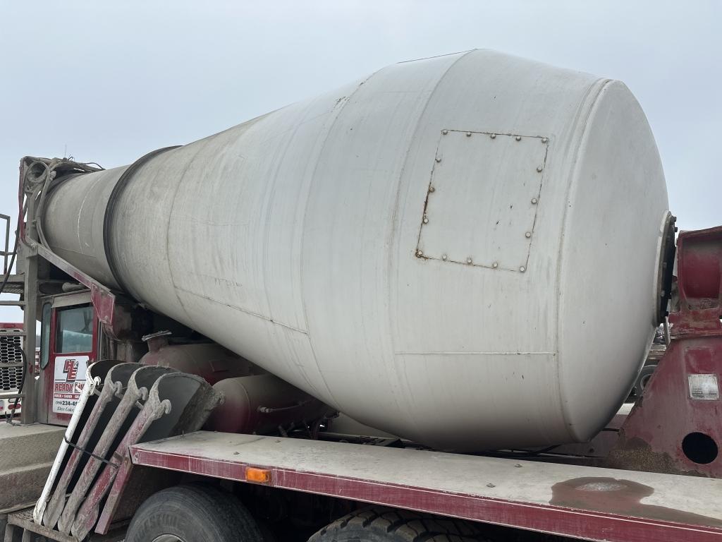 1996 Advance Concrete Mixer Truck