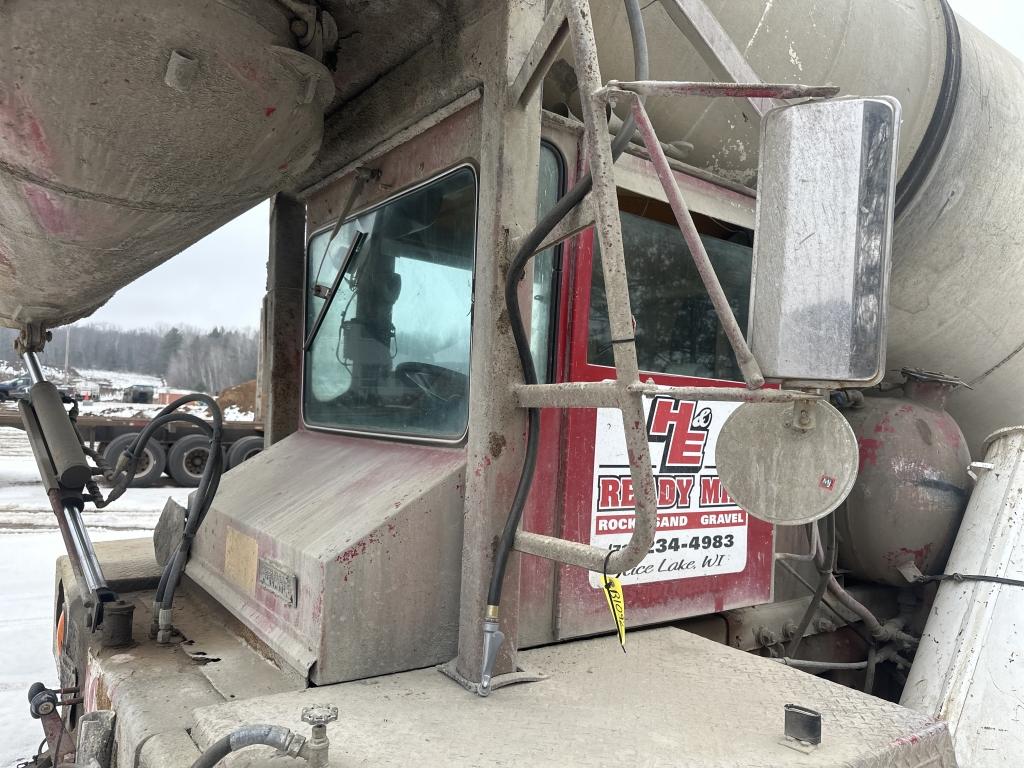 1996 Advance Concrete Mixer Truck