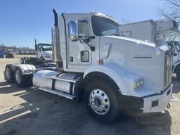 2014 Kenworth T800 Day Cab