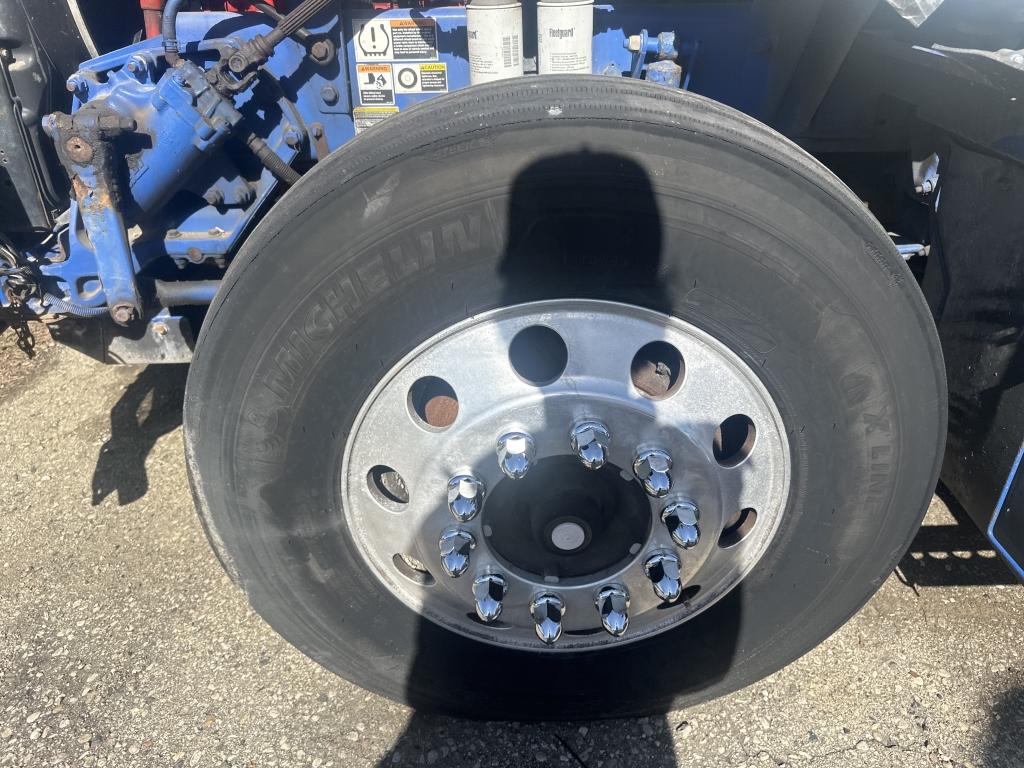 2014 Kenworth T800 Day Cab