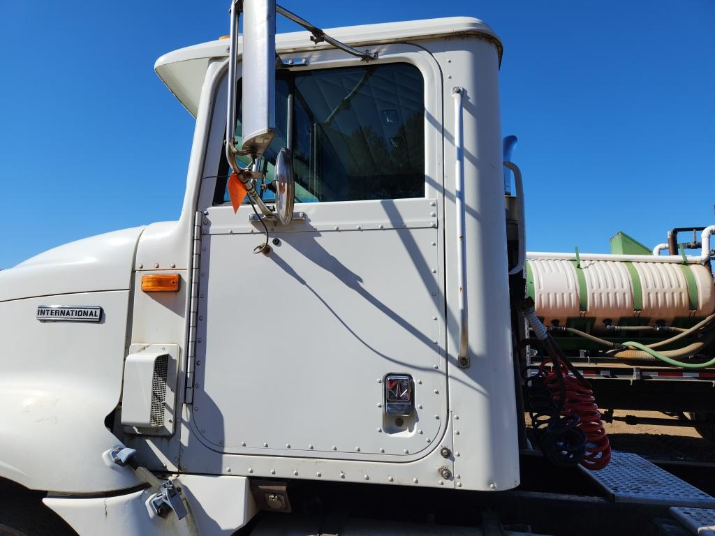 1998 International 9100 6x4 Day Cab