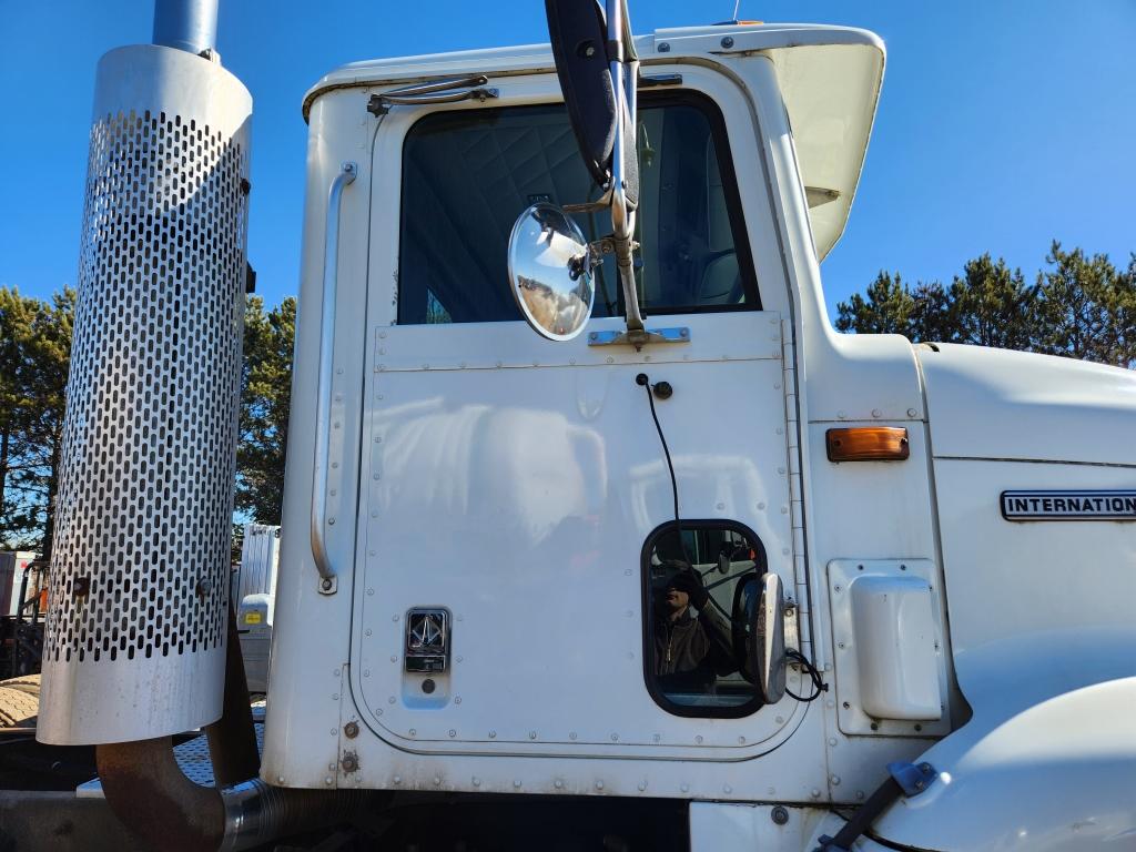 1998 International 9100 6x4 Day Cab