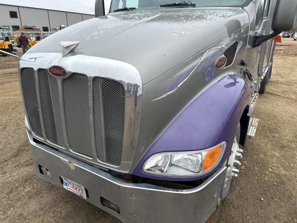 2003 Peterbilt 387 Sleeper Cab Truck Tractor