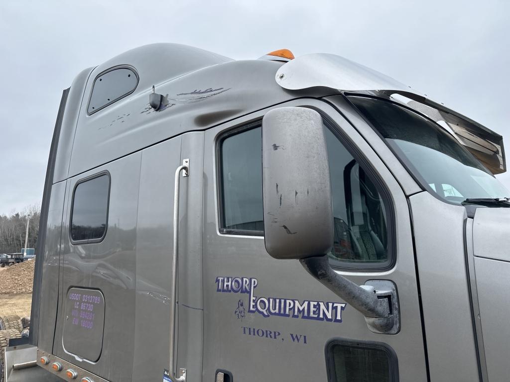 2003 Peterbilt 387 Sleeper Cab Truck Tractor