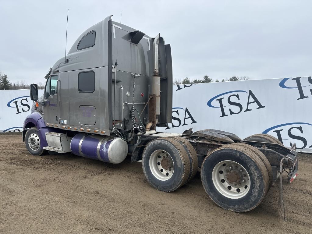 2003 Peterbilt 387 Sleeper Cab Truck Tractor