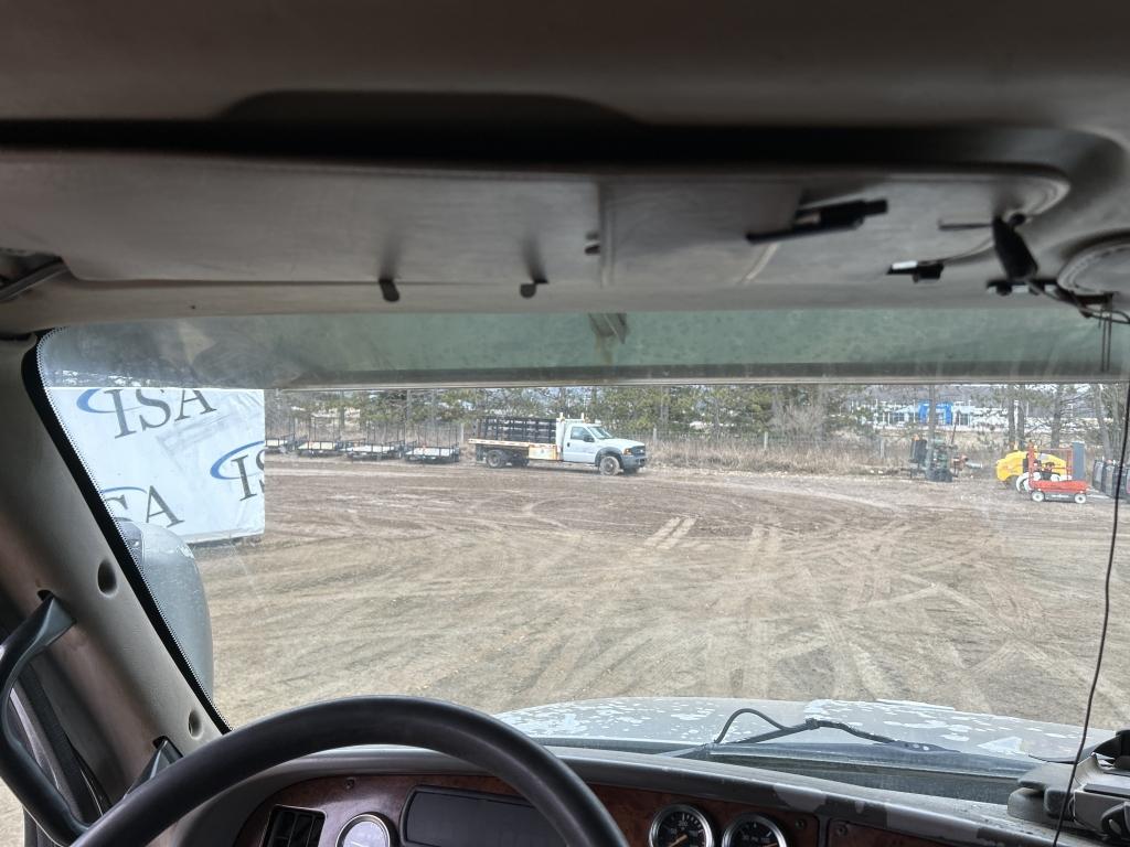 2003 Peterbilt 387 Sleeper Cab Truck Tractor